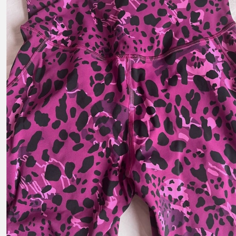 Lululemon Pink and Black Patterned Leggings and tank set - Picture 3 of 13